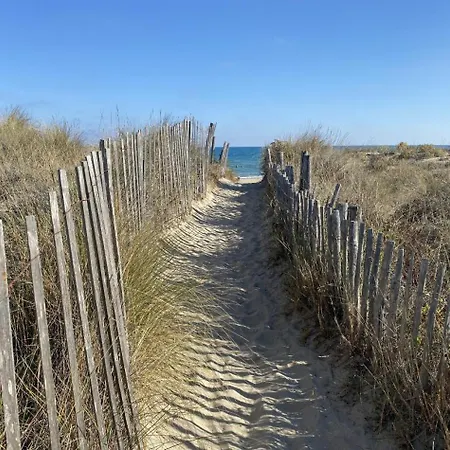 A Deux Pas De La - شقة *