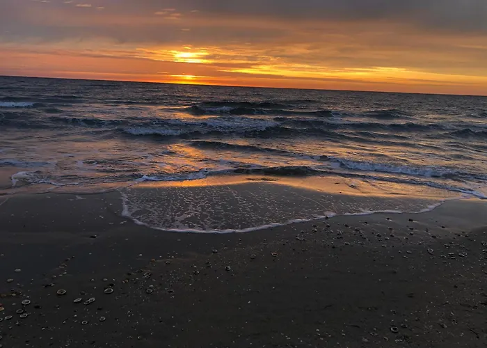 A Deux Pas De La - *